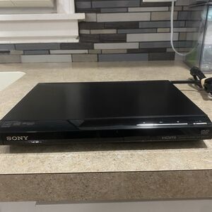 Sony DVP-SR510H DVD Player CD/DVD HD Dolby Digital No Remote